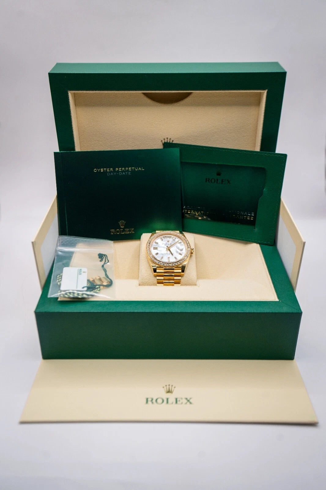 【1:1 Super Clone】 Day-Date 40mm White Mother-of-Pearl Dial President Watch 228348RBR-0046