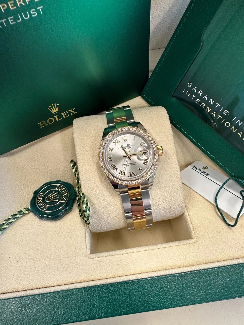 【1:1 Super Clone】 Lady-Datejust 28mm 279383RBR Silver Roman Dial Yellow Rolesor Oyster Bracelet