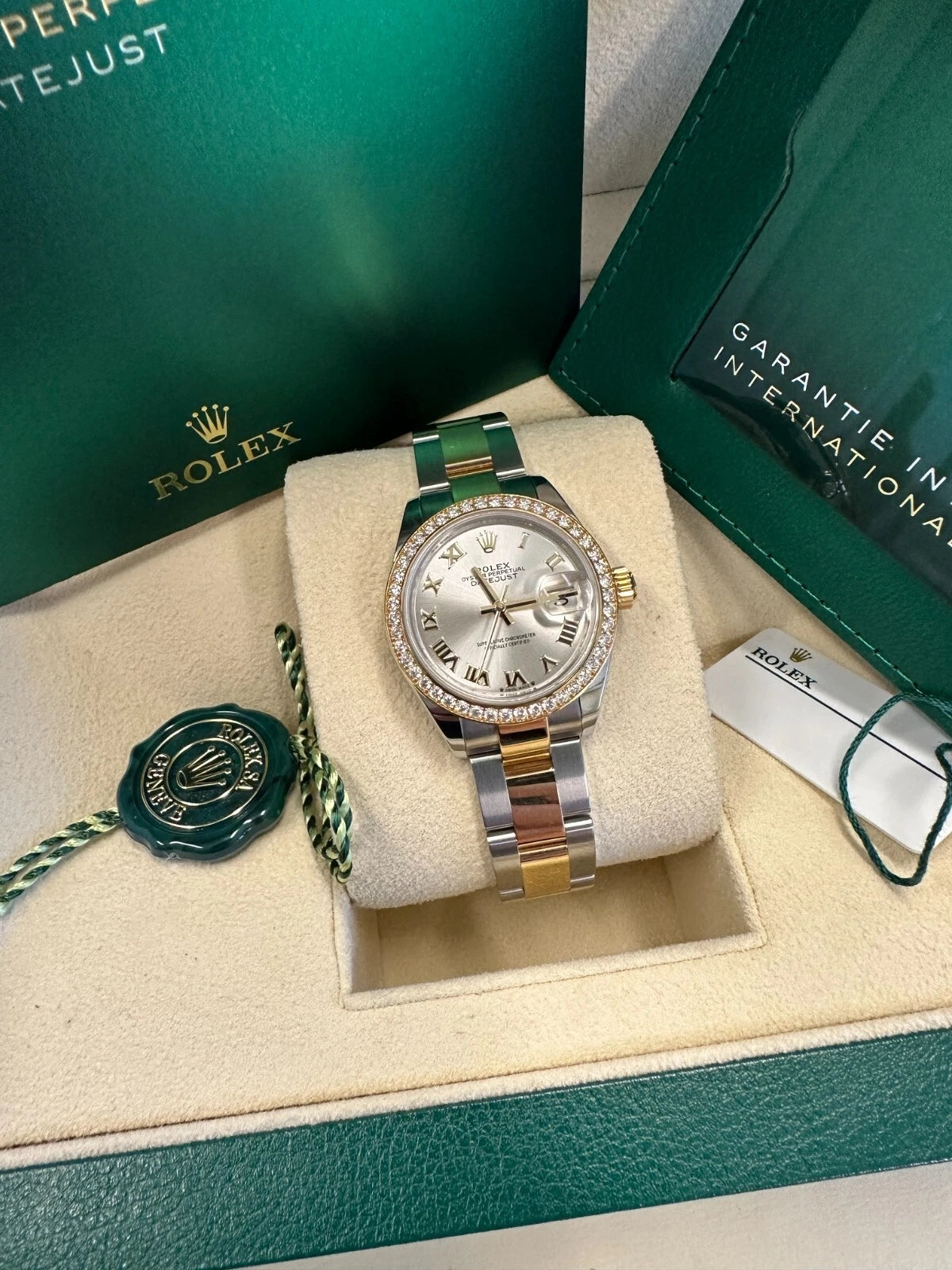 【1:1 Super Clone】 Lady-Datejust 28mm 279383RBR Silver Roman Dial Yellow Rolesor Oyster Bracelet