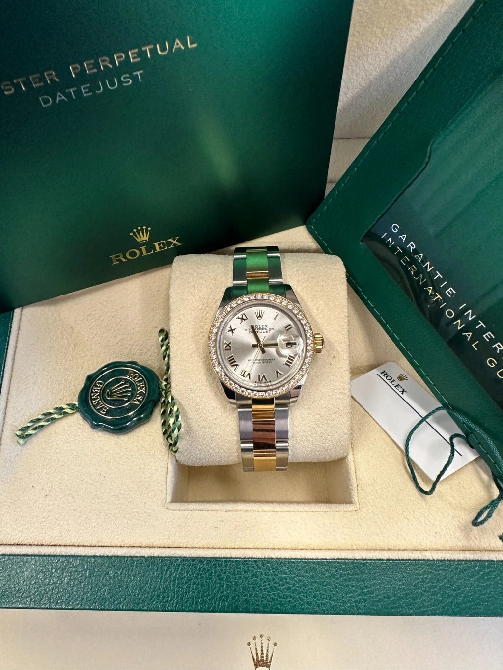 【1:1 Super Clone】 Lady-Datejust 28mm 279383RBR Silver Roman Dial Yellow Rolesor Oyster Bracelet