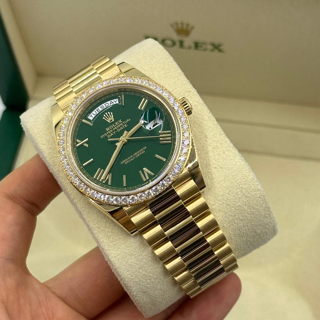 【1:1 Super Clone】  Day-Date "President" 40mm Yellow Gold Green Roman Dial Diamond Bezel - 228348rbr