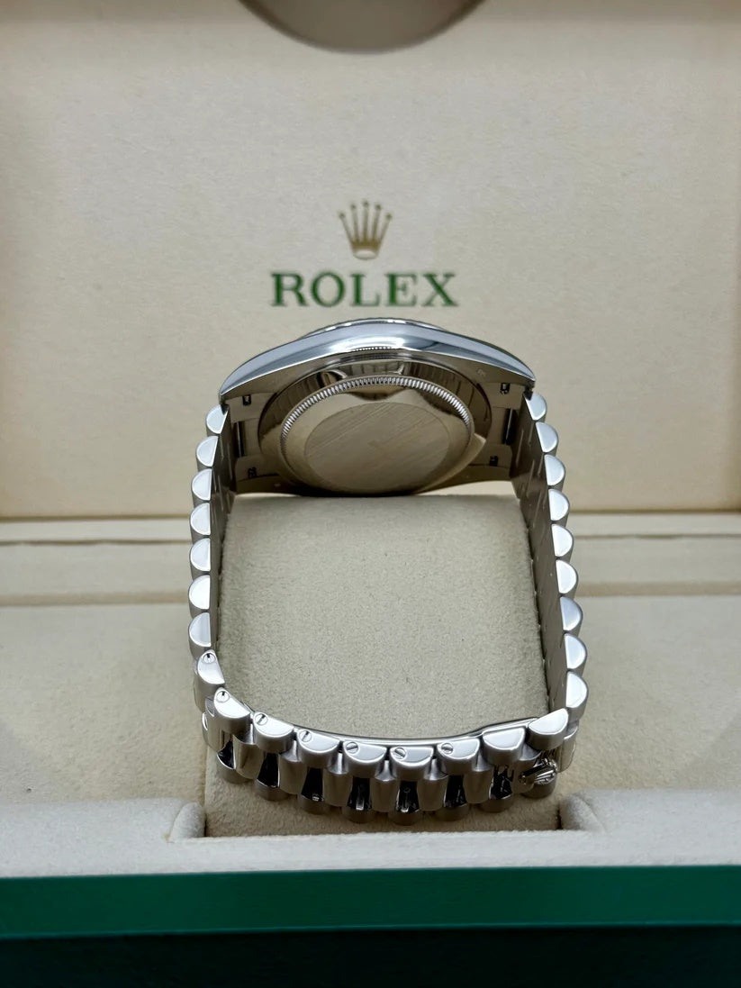 【1:1 Super Clone】  Day-Date "President" 40mm White Gold Green Roman Dial - 228239