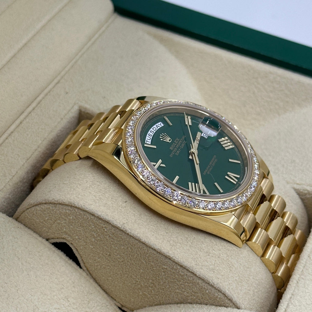 【1:1 Super Clone】  Day-Date "President" 40mm Yellow Gold Green Roman Dial Diamond Bezel - 228348rbr
