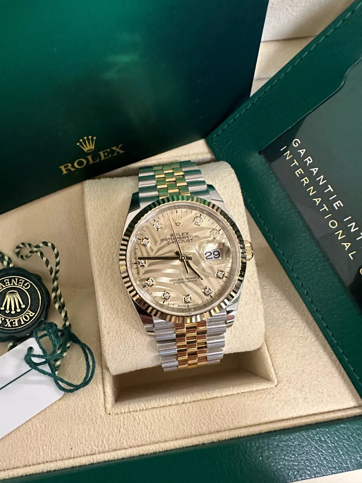 【1:1 Super Clone】  Datejust 36mm 126233 Champagne Palm Motif Diamond Dial and Jubilee Bracelet Watch