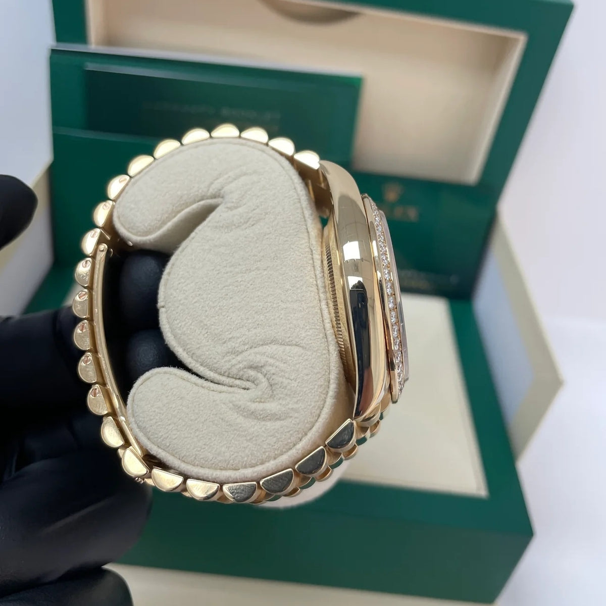 【1:1 Super Clone】 Day-Date 40mm Champaign Dial and Diamond Bezel Yellow Gold President Bracelet 228348RBR-0008