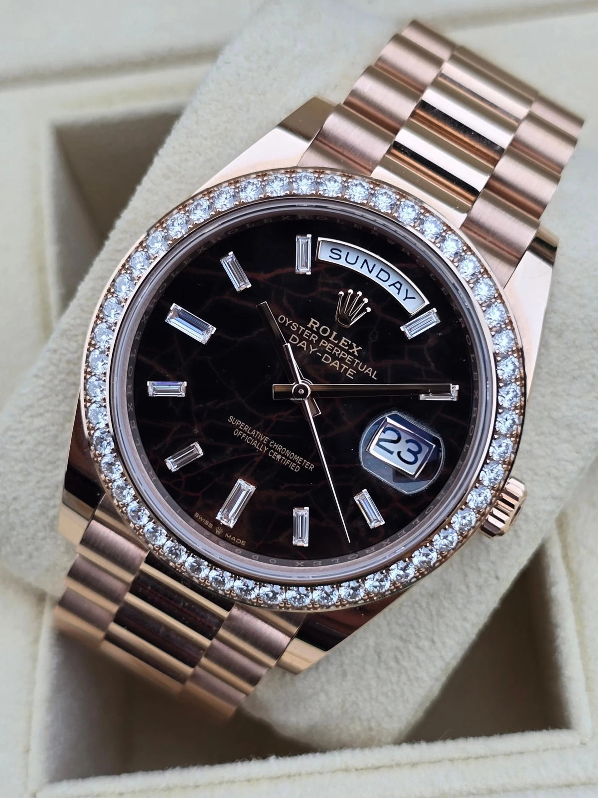 【1:1 Super Clone】  Day-Date 40mm Eisenkiesel / Diamonds Dial 228345rbr-0016