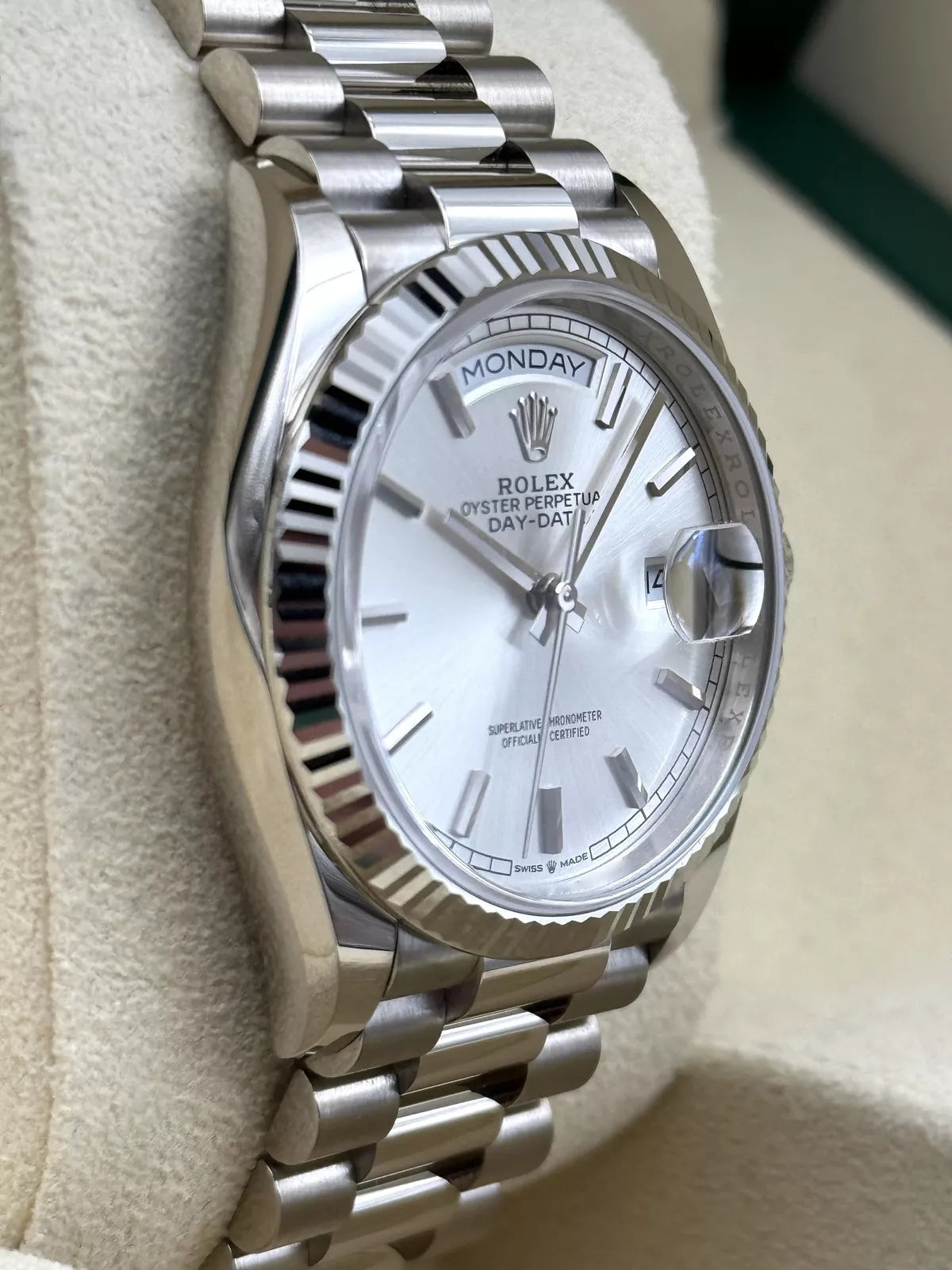 【1:1 Super Clone】  Day-Date "President" 40mm Silver Diamonds Dial  228236-0002