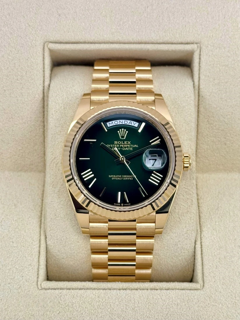 【1:1 Super Clone】  Yellow Gold President Day Date 40mm Green Roman Ombre Dial - 228238