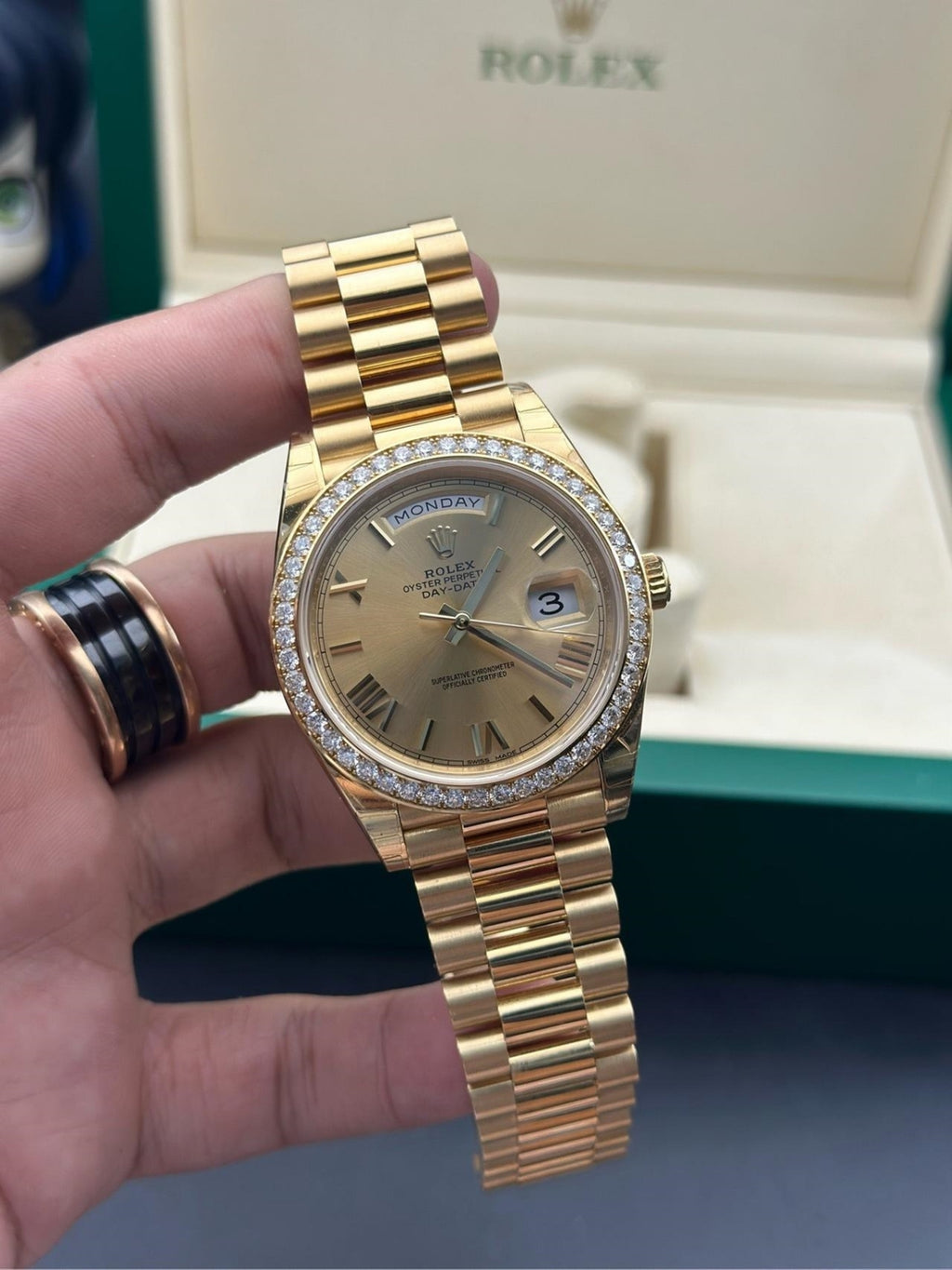【1:1 Super Clone】 Day-Date 40mm Champagne Dial and Diamond Bezel Yellow Gold President Bracelet  228348RBR-0003