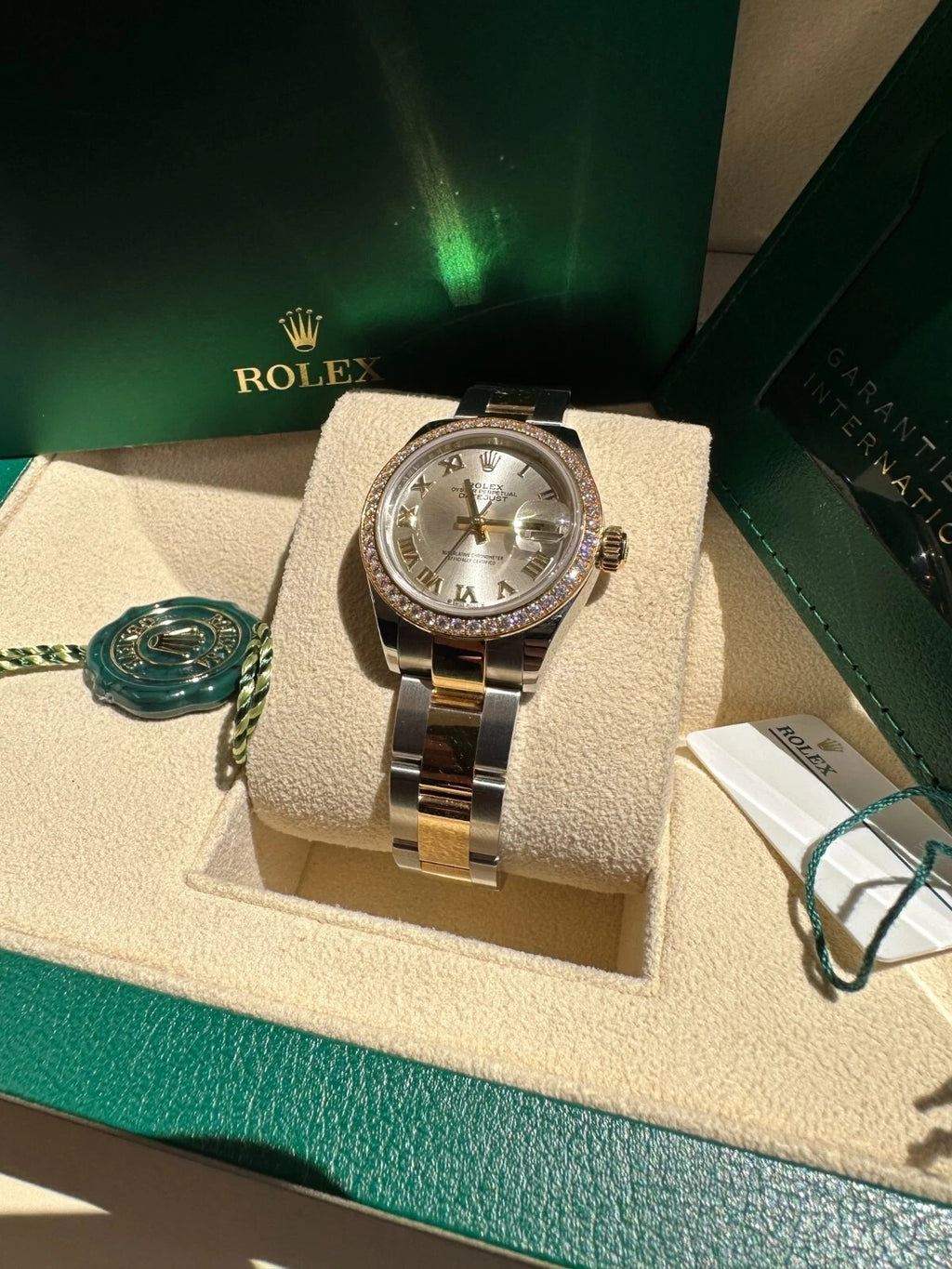 【1:1 Super Clone】 Lady-Datejust 28mm 279383RBR Silver Roman Dial Yellow Rolesor Oyster Bracelet
