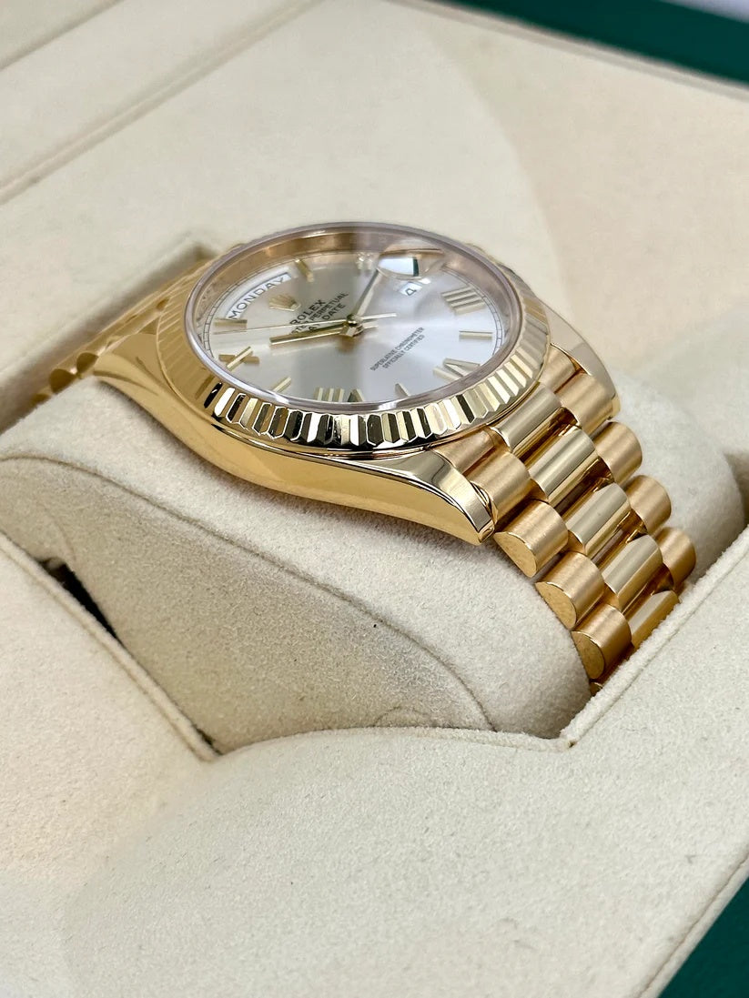 【1:1 Super Clone】  Day-Date "President" 40mm Yellow Gold Silver Roman Dial - 228238
