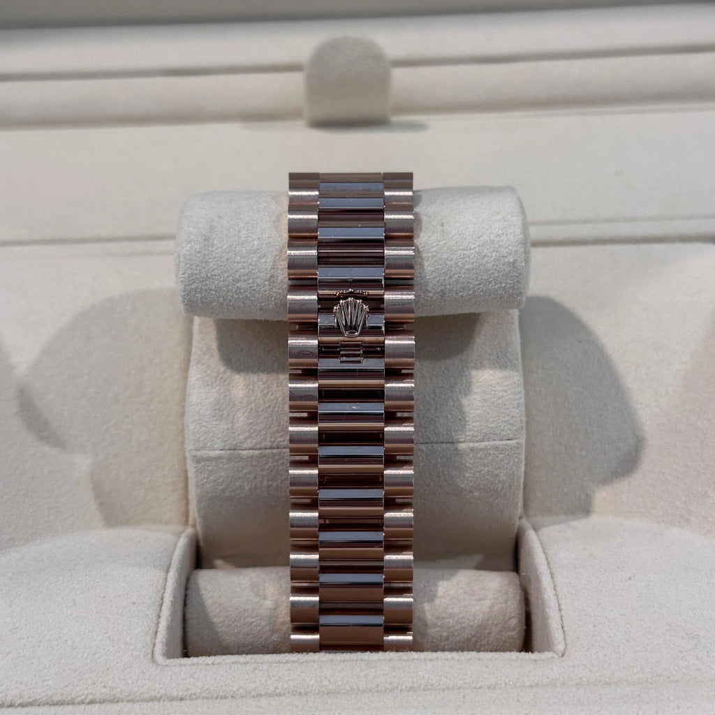 【1:1 Super Clone】  Day-Date 40mm Diamonds Paved Dial 228345rbr-0002