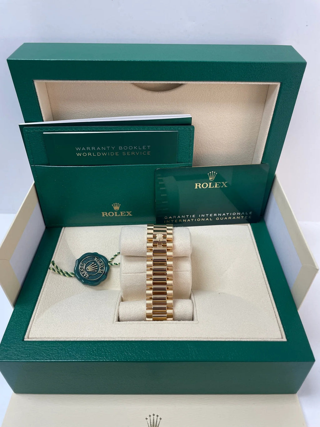 【1:1 Super Clone】 Day-Date 40mm Champaign Dial and Diamond Bezel Yellow Gold President Bracelet 228348RBR-0008