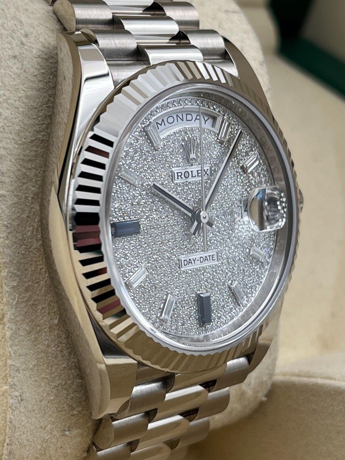 【1:1 Super Clone】  Day-Date 228236-0009 Diamonds & Sapphires Dial