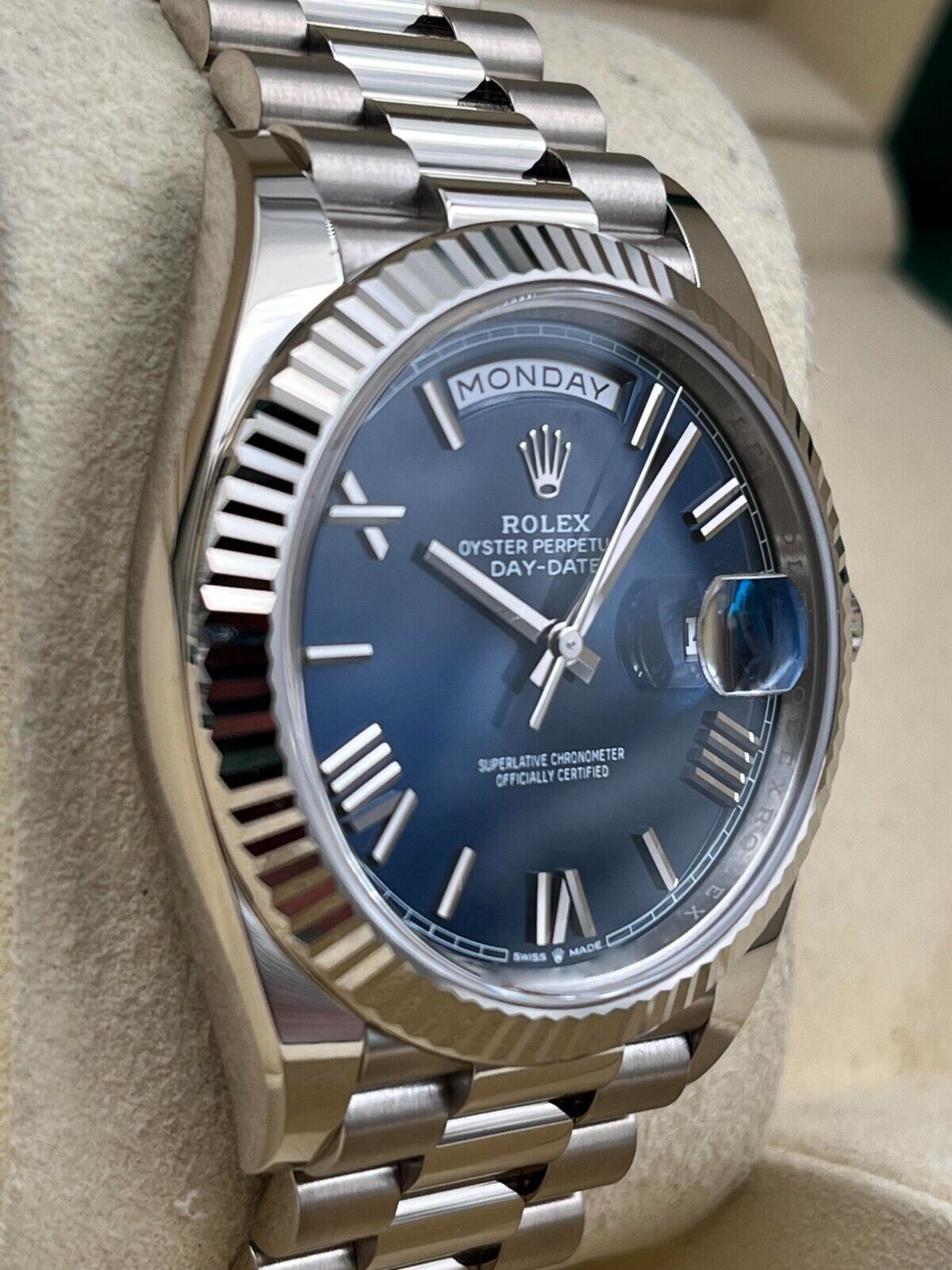 【1:1 Super Clone】  Day-Date "President" 40mm White Gold Blue Roman Dial - 228239