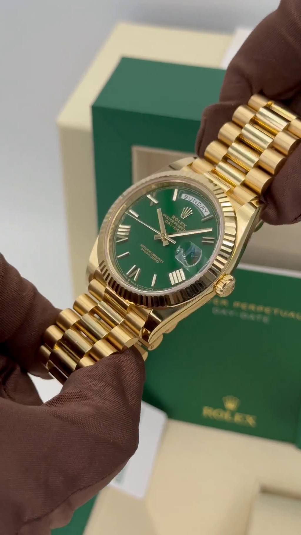 【1:1 Super Clone】 Day-Date "President" 40mm Yellow Gold Green Roman "Money" Dial - 228238