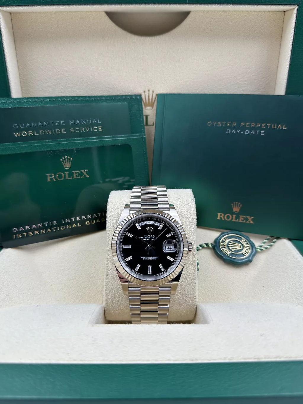 【1:1 Super Clone】  Day-Date 40mm  Black Diamonds Dial 228236-0004
