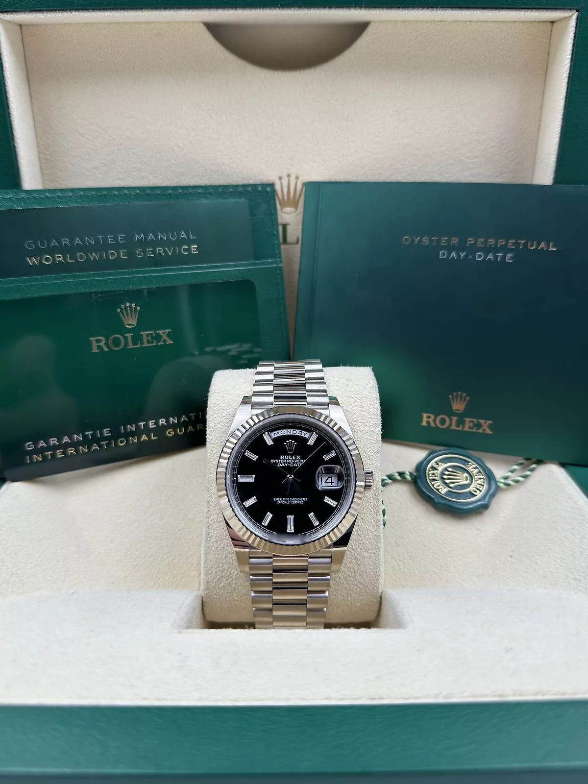 【1:1 Super Clone】  Day-Date "President" 40mm White Gold Black Diamond Baguette Dial - 228239