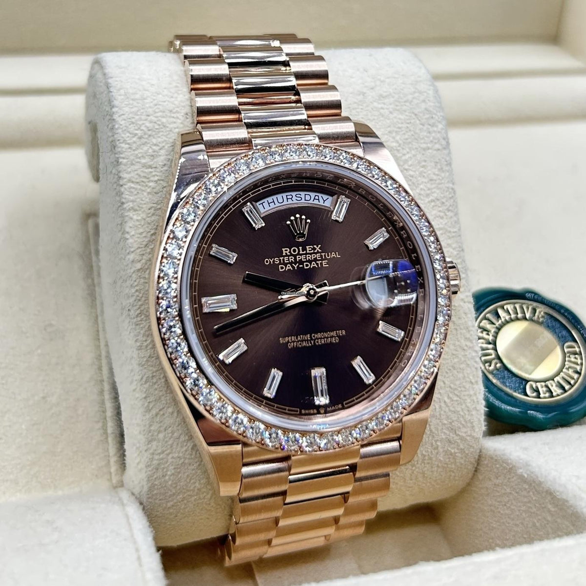 【1:1 Super Clone】  Day-Date 40mm Chocolate Baguette Diamond Dial Diamond Bezel Dial Watch 228345RBR