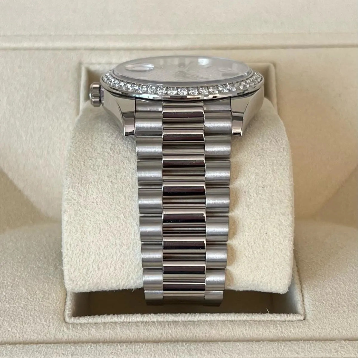 【1:1 Super Clone】 228349RBR-0036 Day-Date 40mm 18k White Gold Paved With Diamonds Watch