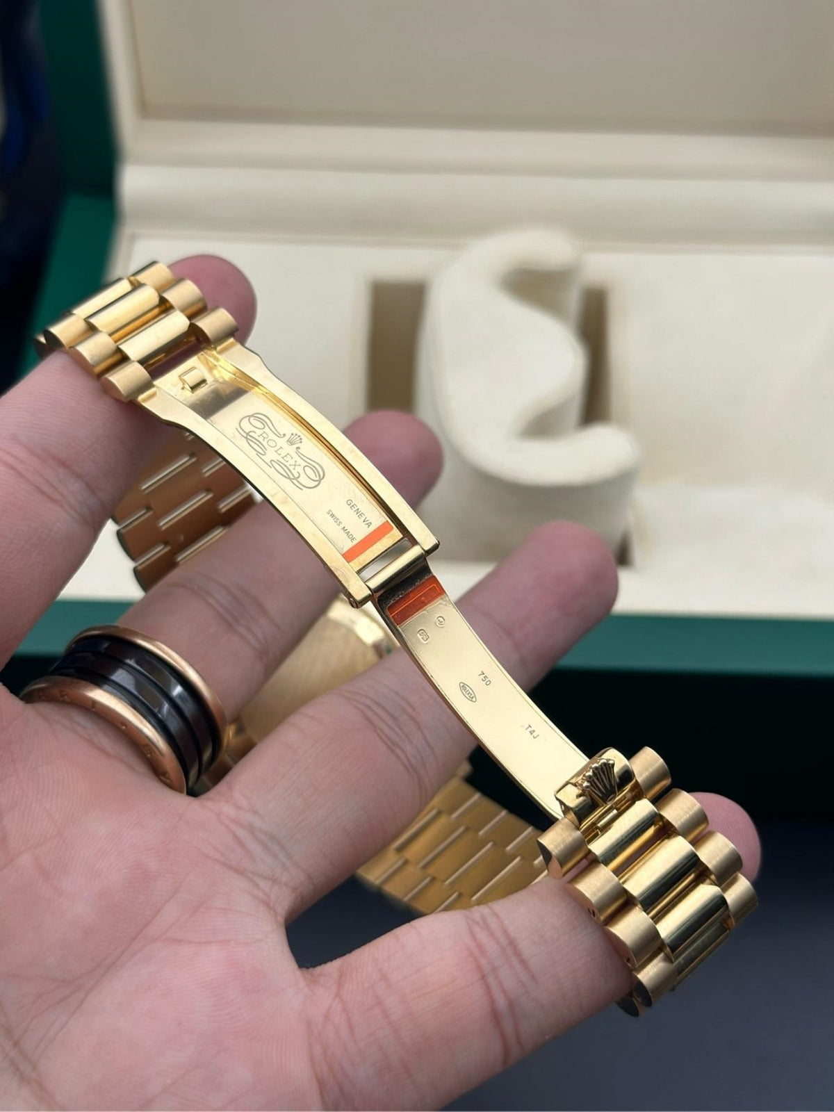 【1:1 Super Clone】 Day-Date 40mm Champagne Dial and Diamond Bezel Yellow Gold President Bracelet  228348RBR-0003