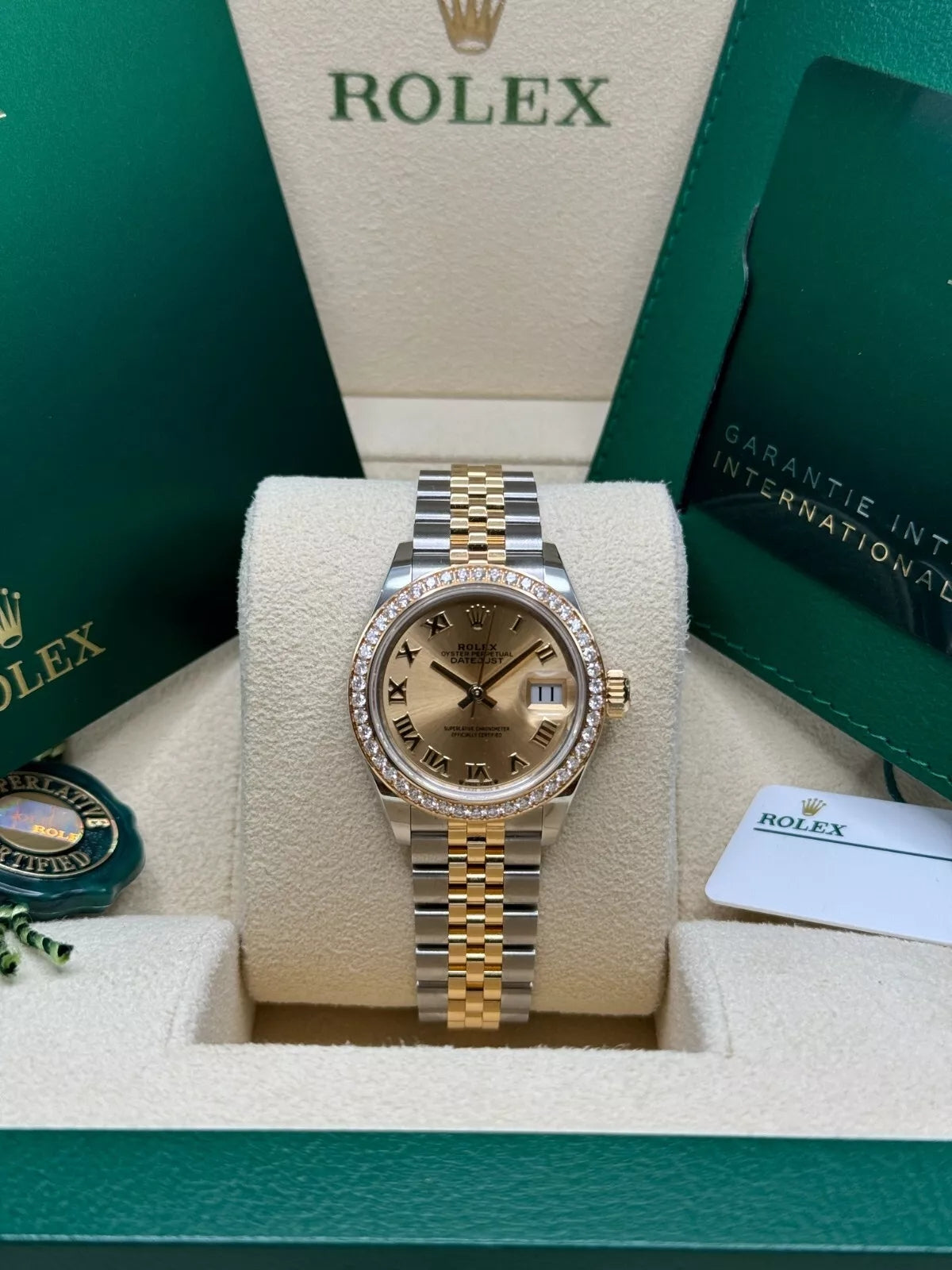 【1:1 Super Clone】 Lady-Datejust 28mm 279383RBR Champagne Roman Dial Yellow Rolesor Oyster Bracelet