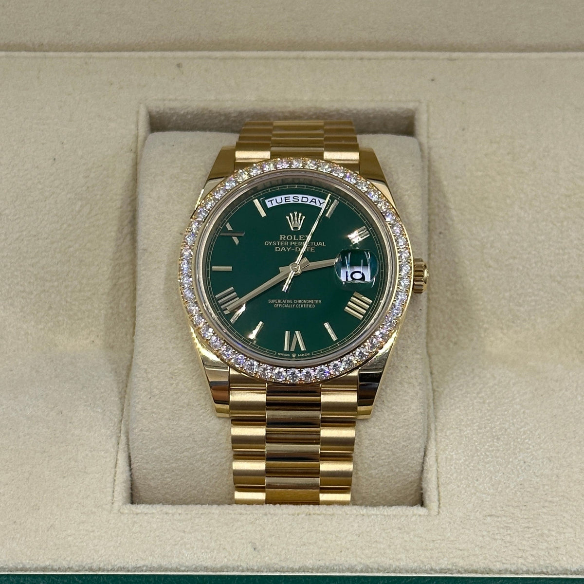 【1:1 Super Clone】  Day-Date "President" 40mm Yellow Gold Green Roman Dial Diamond Bezel - 228348rbr