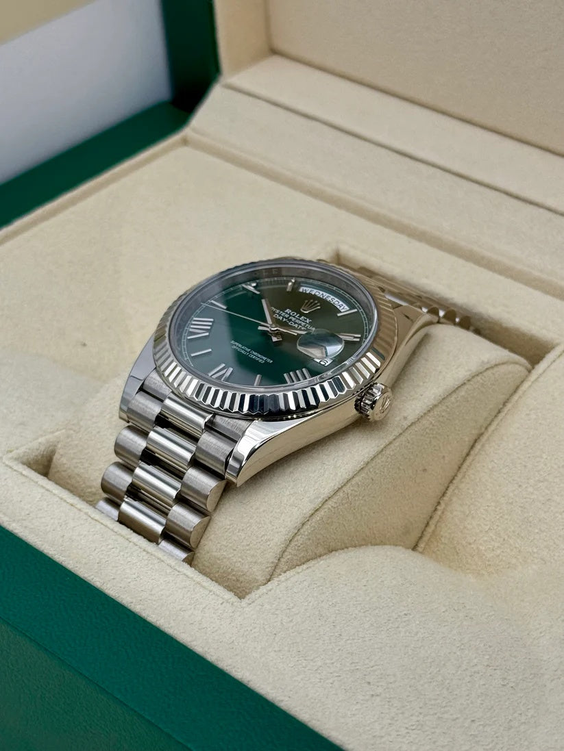 【1:1 Super Clone】  Day-Date "President" 40mm White Gold Green Roman Dial - 228239