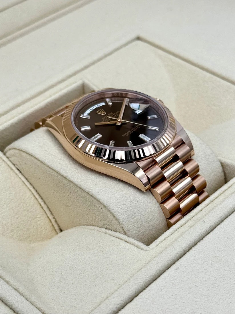 【1:1 Super Clone】  Day-Date "President" 40mm Everose Gold Chocolate Diamond Baguette Dial - 228235