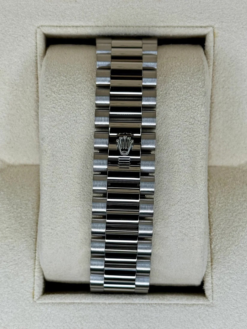 【1:1 Super Clone】  Day-Date "President" 40mm White Gold Green Roman Dial - 228239