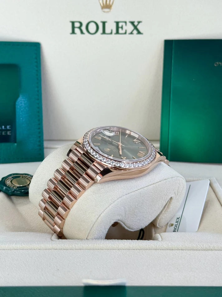 【1:1 Super Clone】   "President" 40mm Everose Gold Olive Green Roman Dial Diamond Bezel - 228345RBR