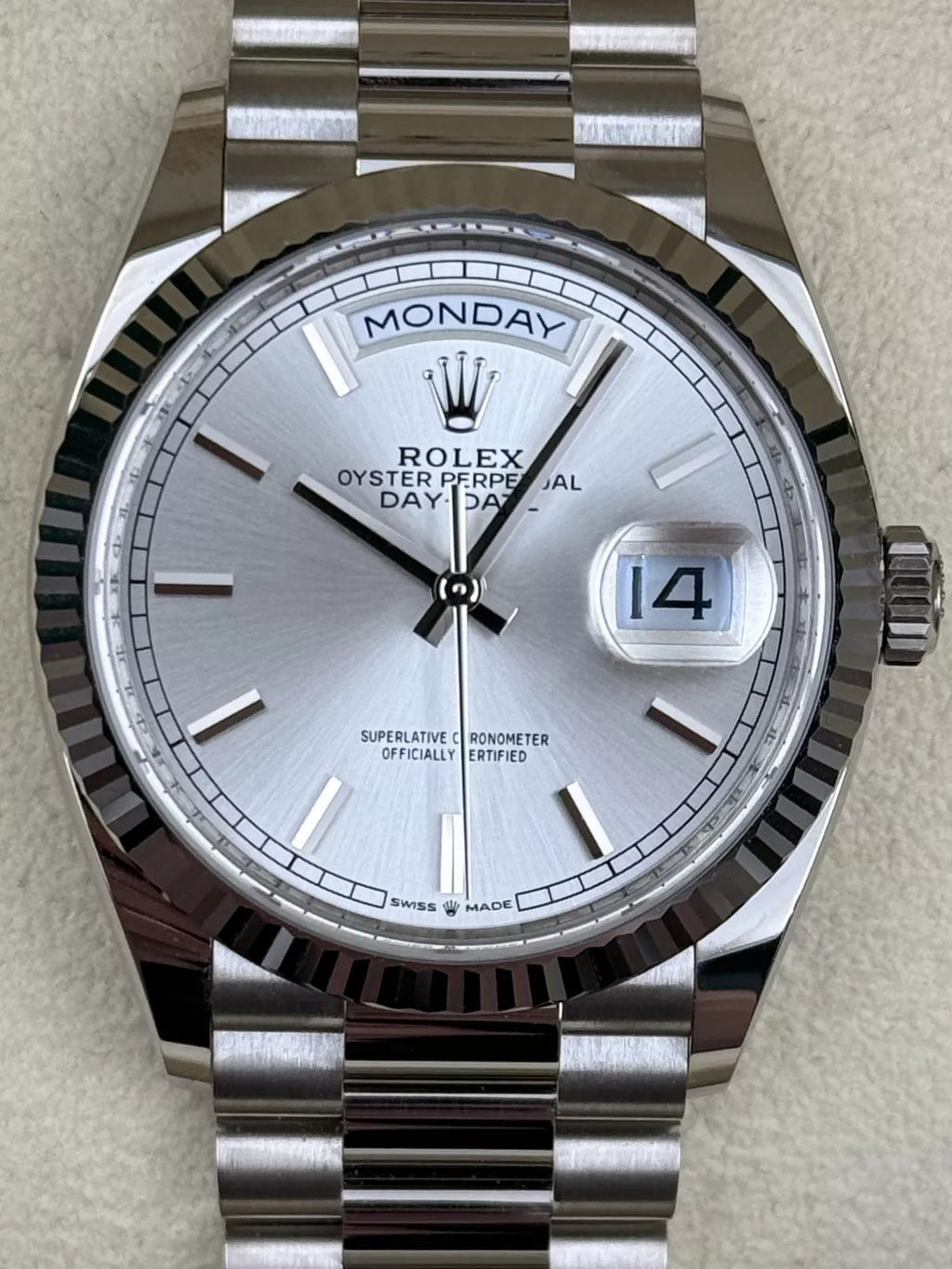 【1:1 Super Clone】  Day-Date "President" 40mm Silver Diamonds Dial  228236-0002
