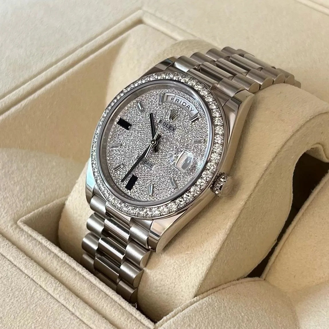 【1:1 Super Clone】 228349RBR-0036 Day-Date 40mm 18k White Gold Paved With Diamonds Watch