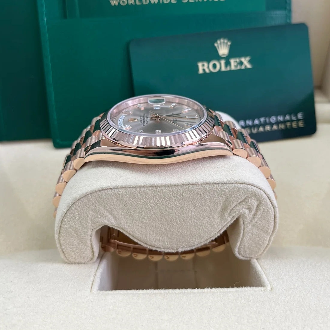 【1:1 Super Clone】 Day-Date "President" 40mm Everose Gold Sundust Diamond Baguette Dial - 228235