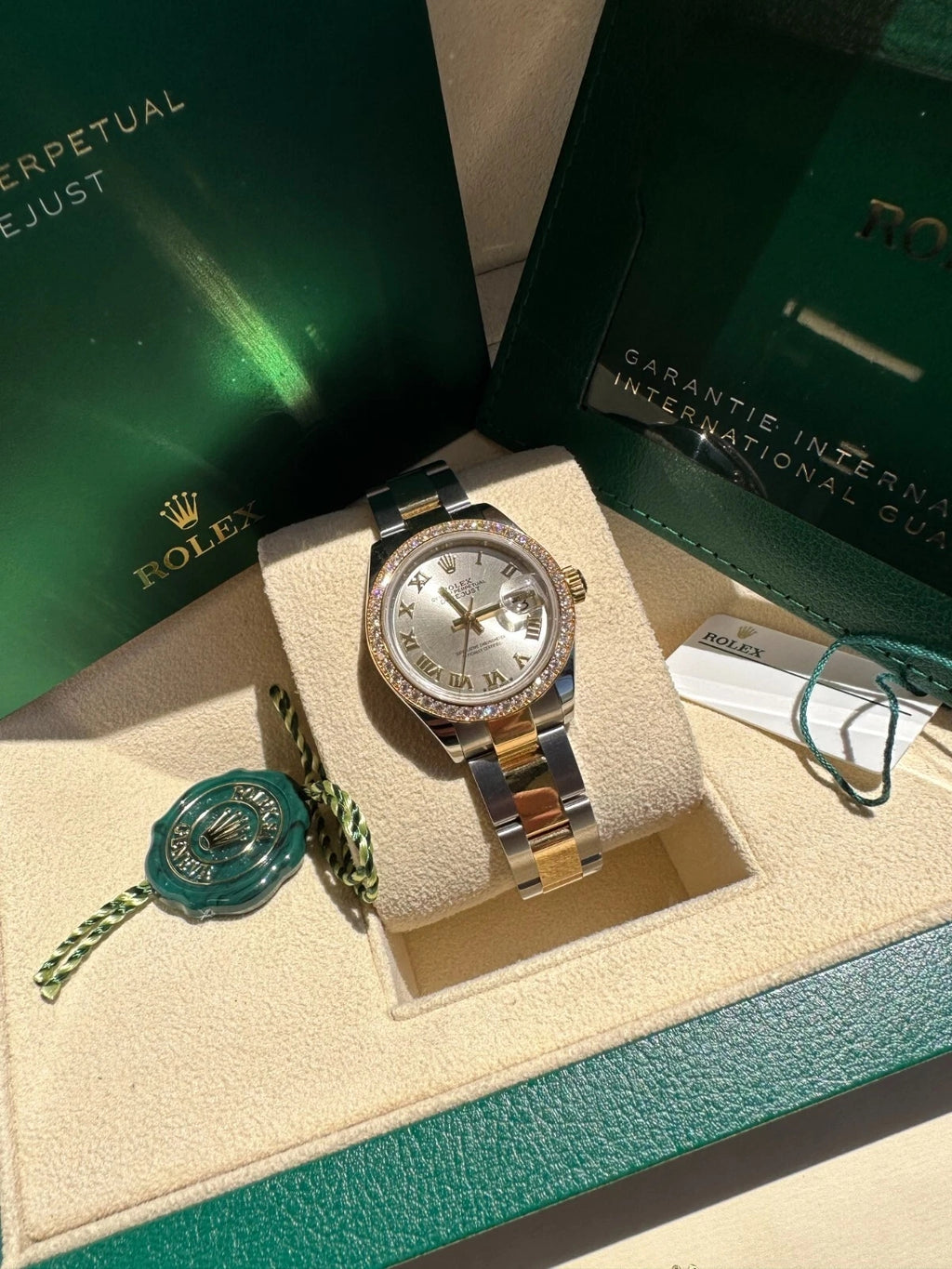 【1:1 Super Clone】 Lady-Datejust 28mm 279383RBR Silver Roman Dial Yellow Rolesor Oyster Bracelet