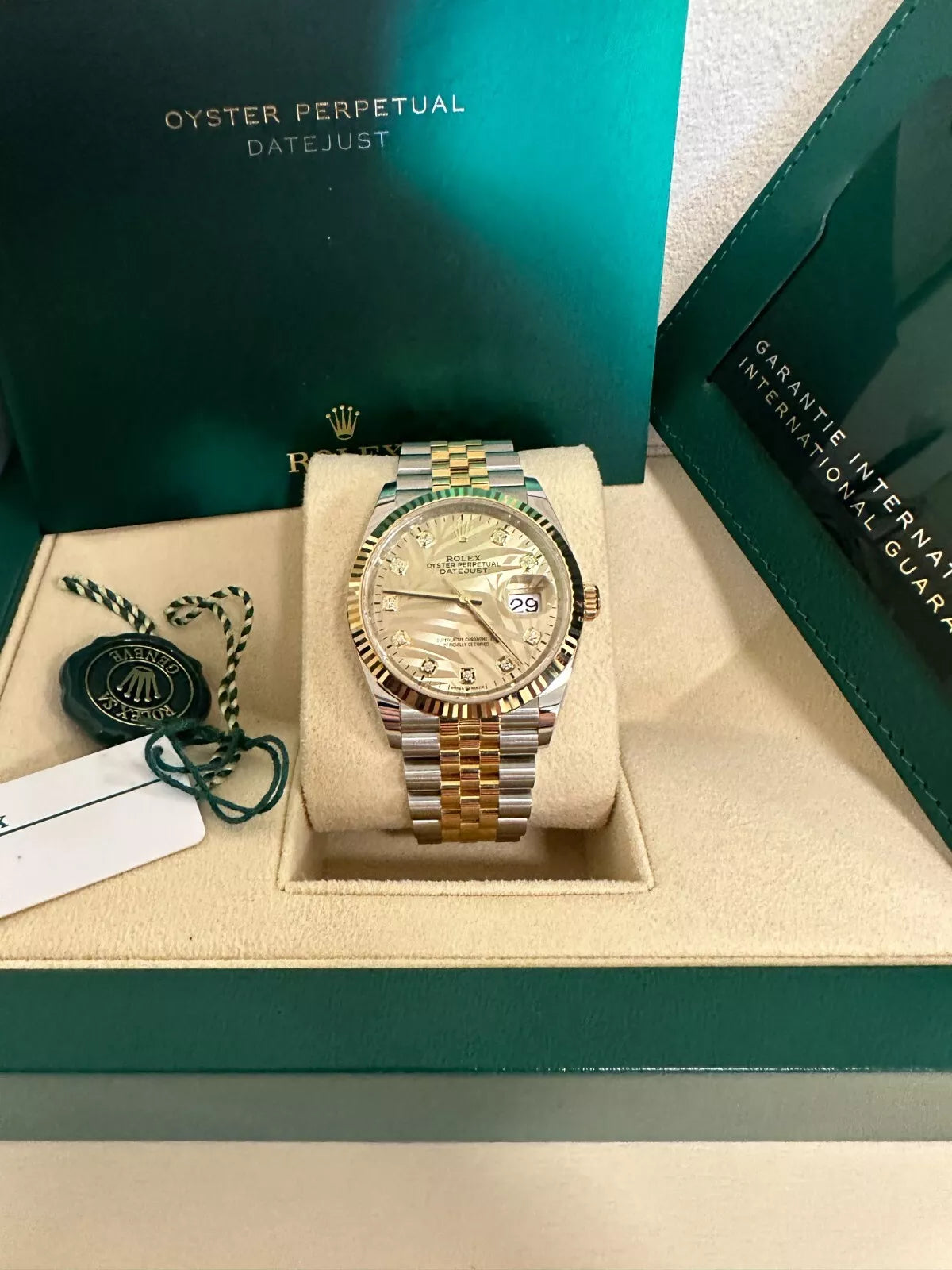 【1:1 Super Clone】  Datejust 36mm 126233 Champagne Palm Motif Diamond Dial and Jubilee Bracelet Watch