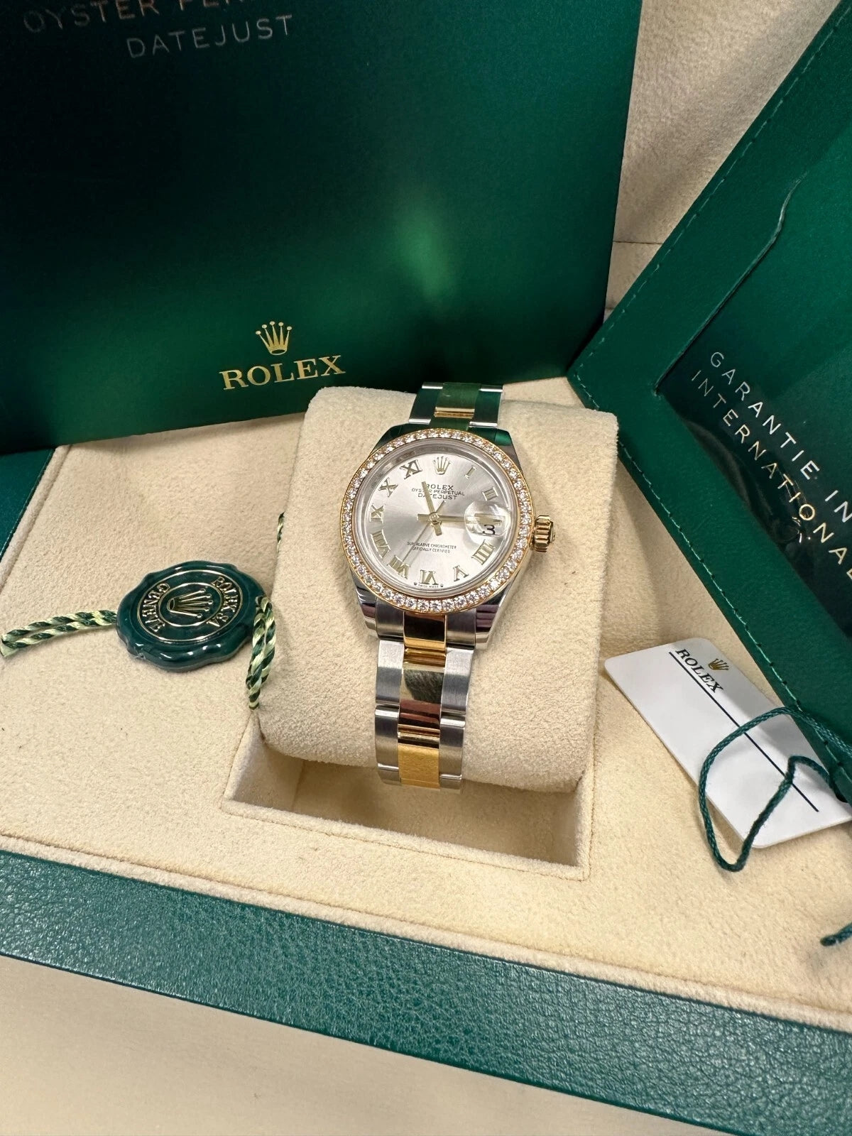 【1:1 Super Clone】 Lady-Datejust 28mm 279383RBR Silver Roman Dial Yellow Rolesor Oyster Bracelet