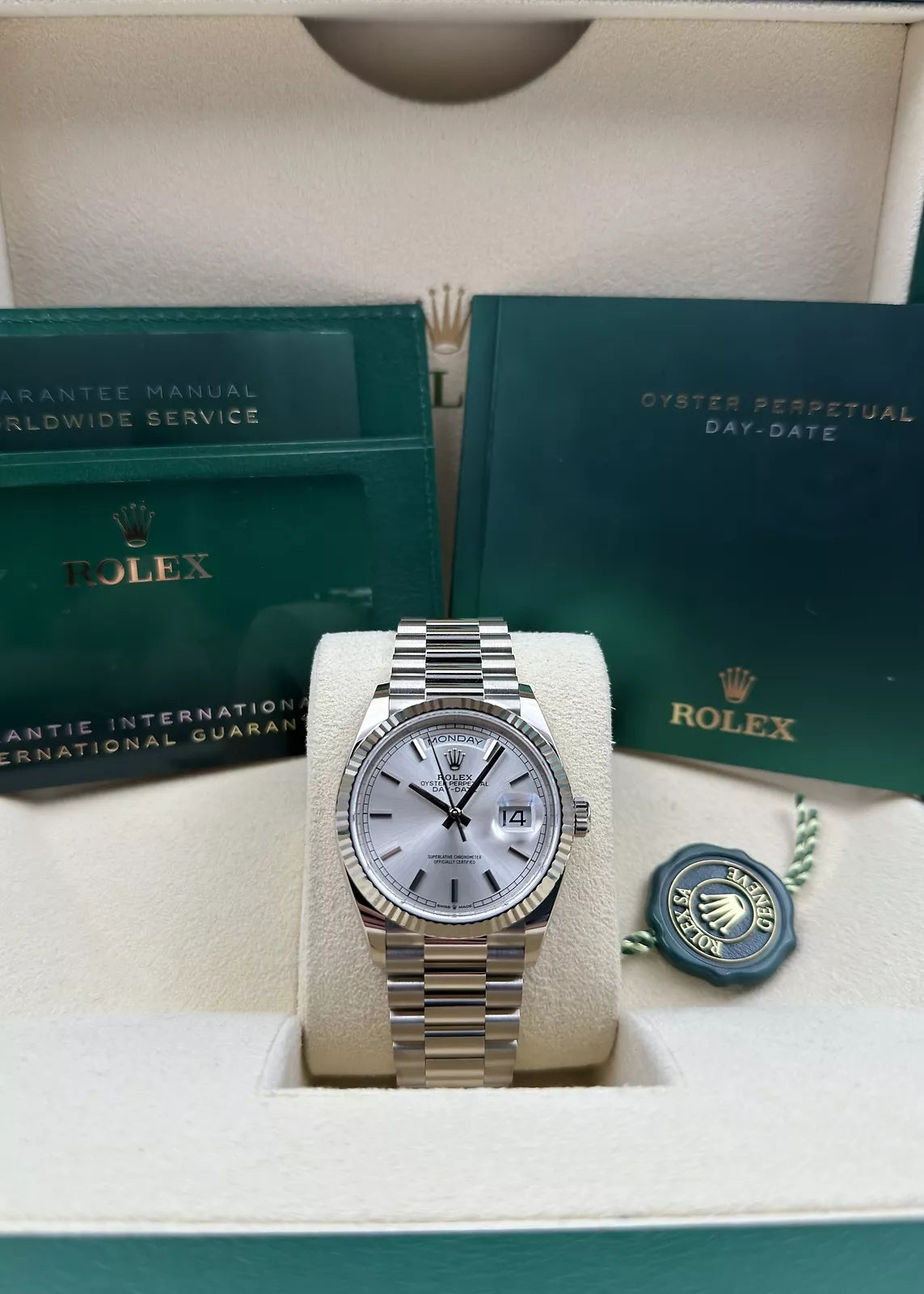 【1:1 Super Clone】  Day-Date "President" 40mm Silver Diamonds Dial  228236-0002