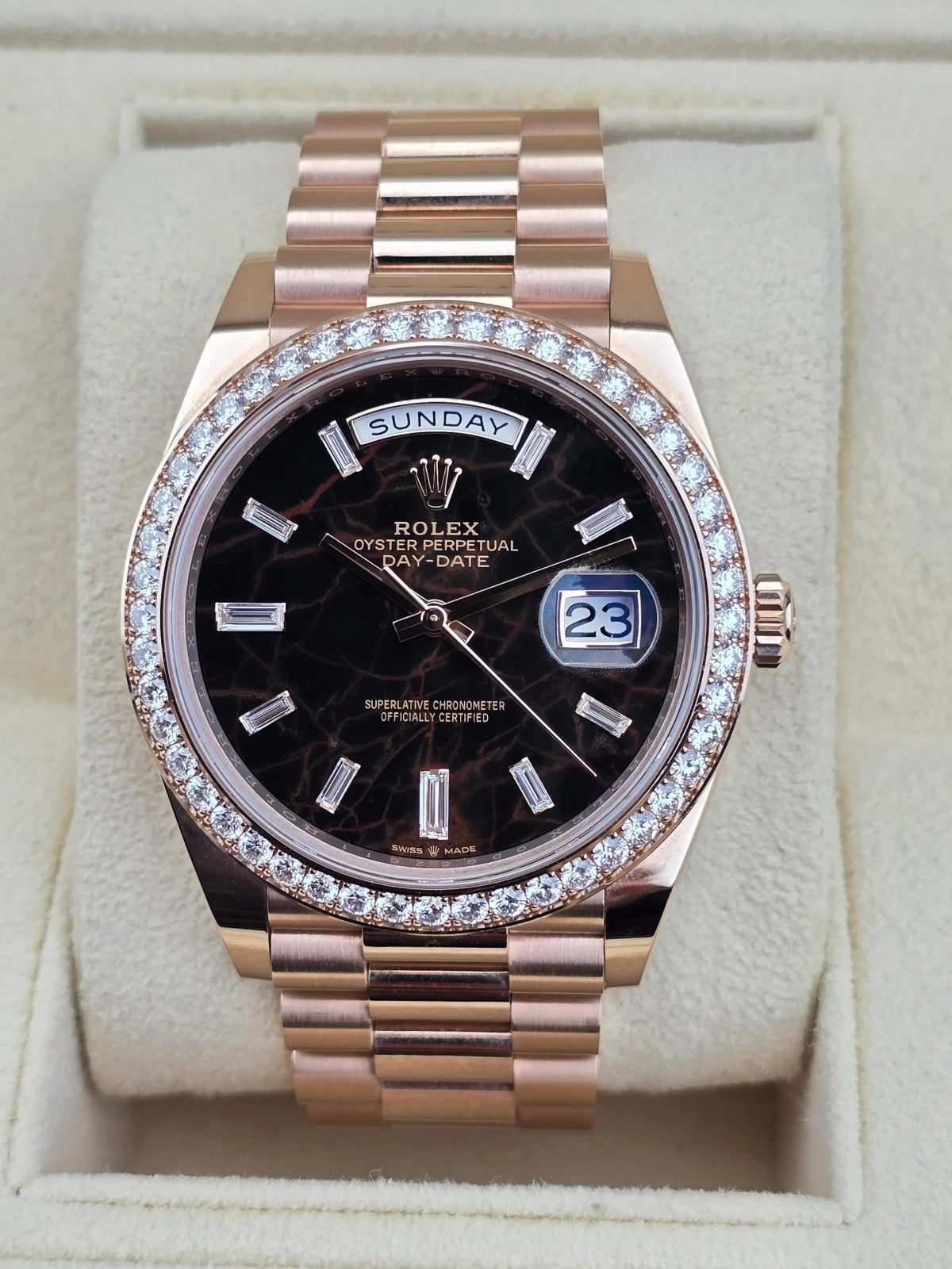 【1:1 Super Clone】  Day-Date 40mm Eisenkiesel / Diamonds Dial 228345rbr-0016
