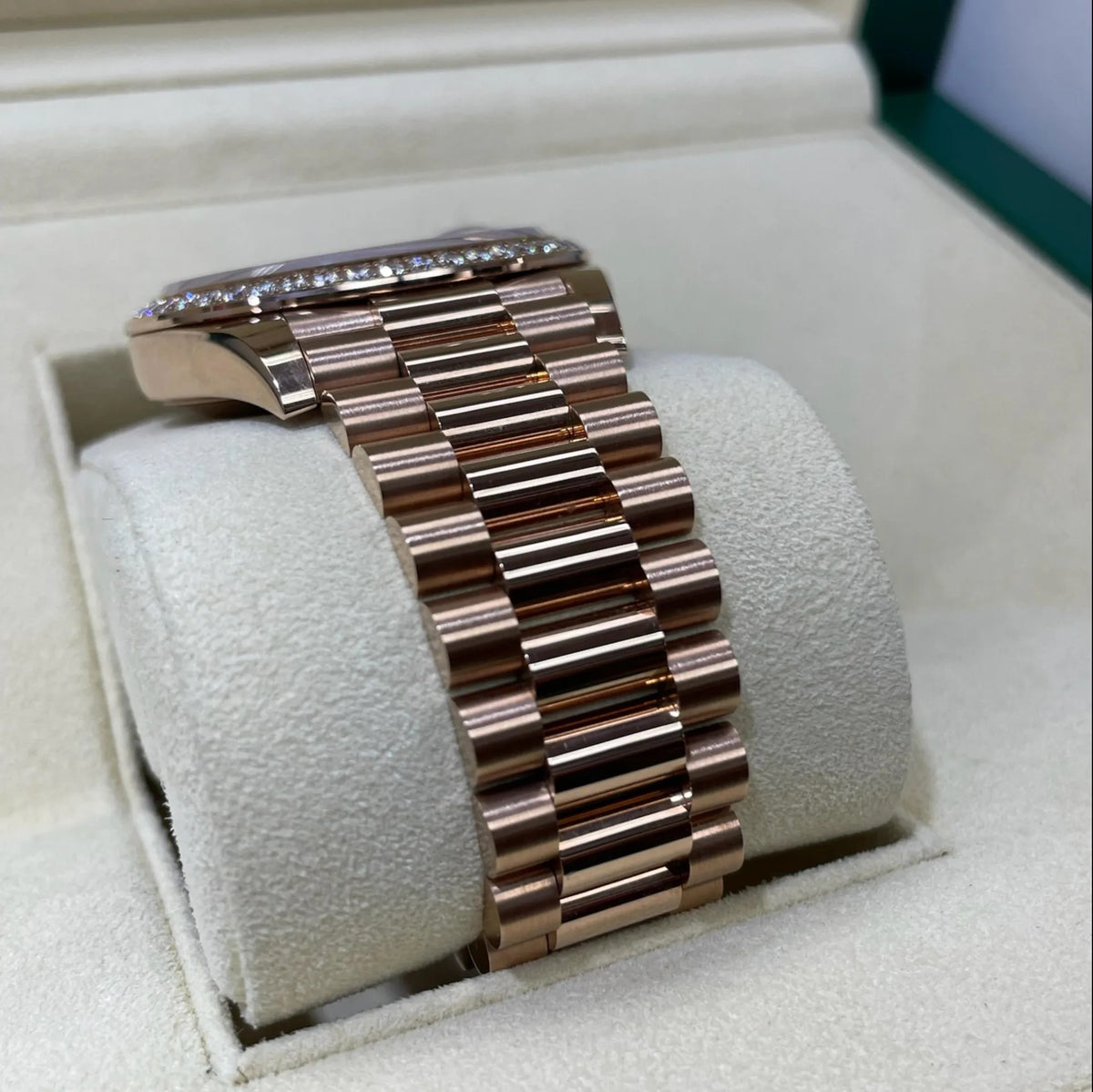【1:1 Super Clone】  Day-Date 40mm Diamonds Paved Dial 228345rbr-0002