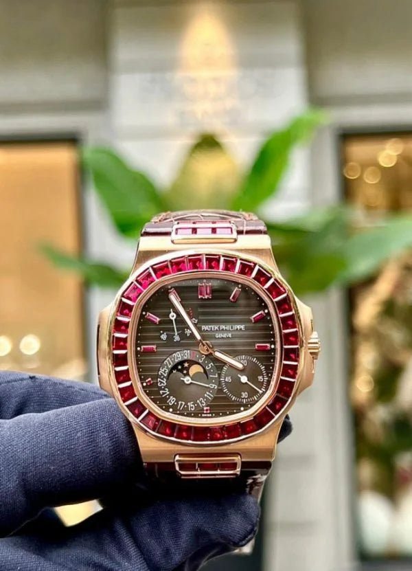 Patek Philippe Nautilus 5724/12R Rose Gold Ruby – Date Moonphase