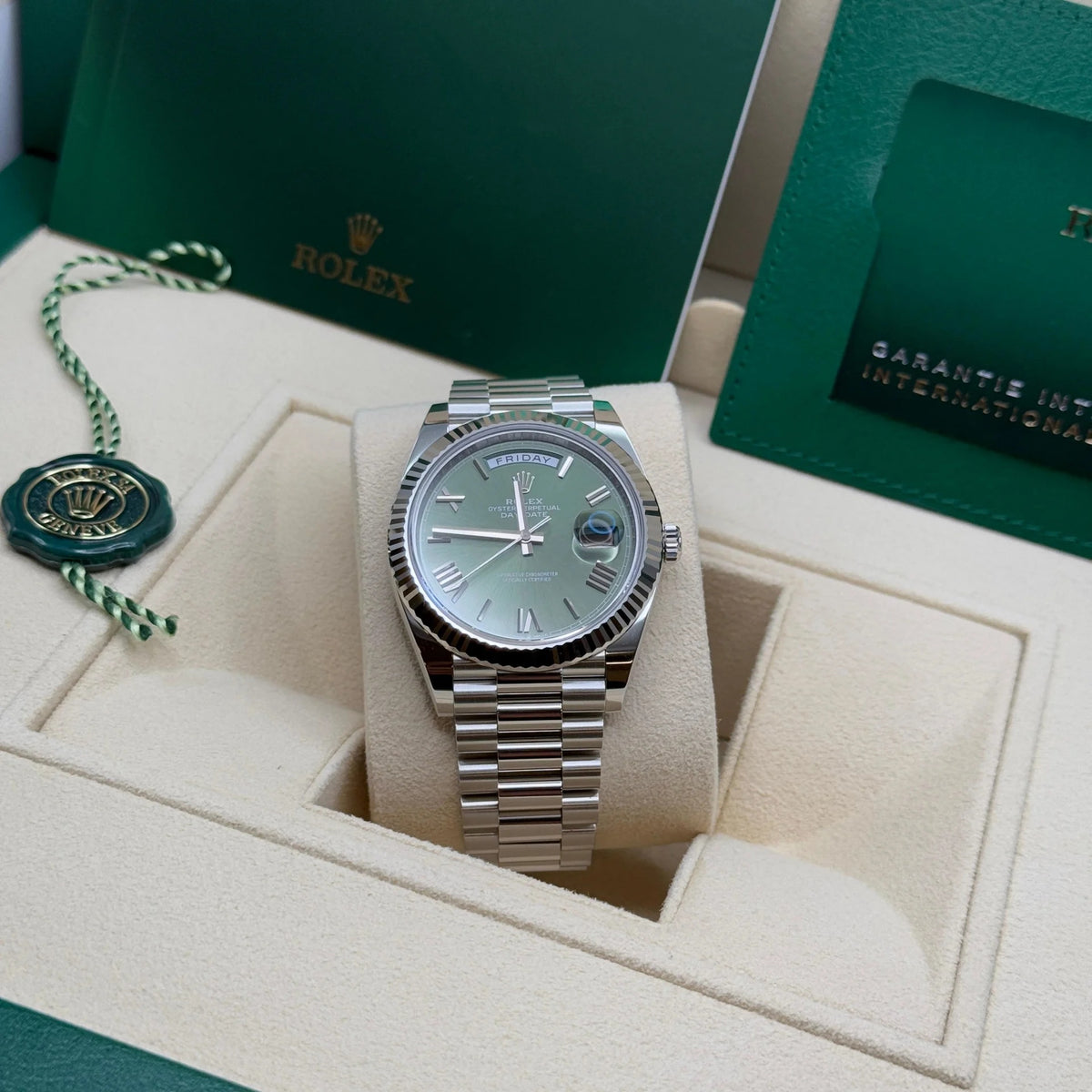 【1:1 Super Clone】  Day-Date "President" 40mm Platinum Green Olive Roman Dial - 228236
