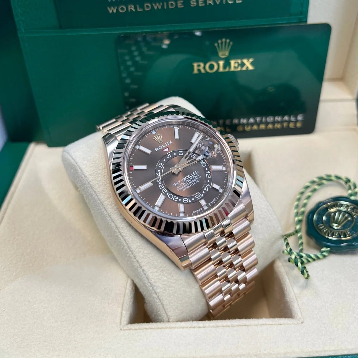 【1:1 Super Clone】  Sky-Dweller 42mm 336935-0002/0006 Rose Gold Chocolate Dial Jubilee