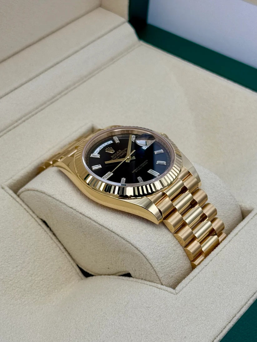 【1:1 Super Clone】  Yellow Gold President Day Date 40mm Black Diamond Baguette Dial - 228238