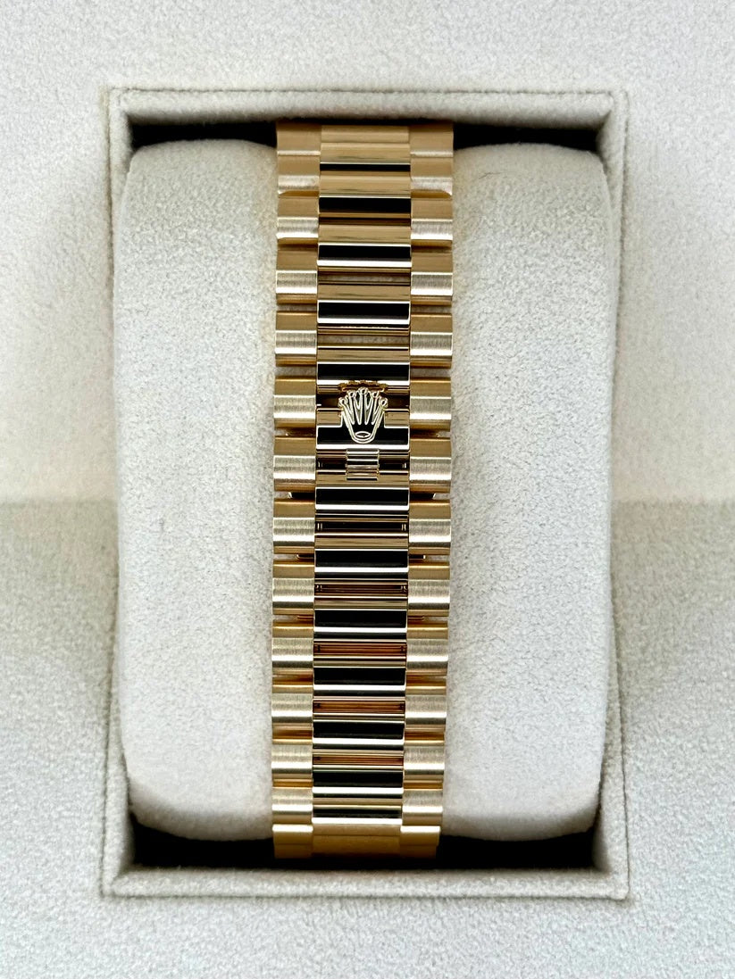 【1:1 Super Clone】 Yellow Gold President Day Date 40mm Onyx Diamond Dial - 228238