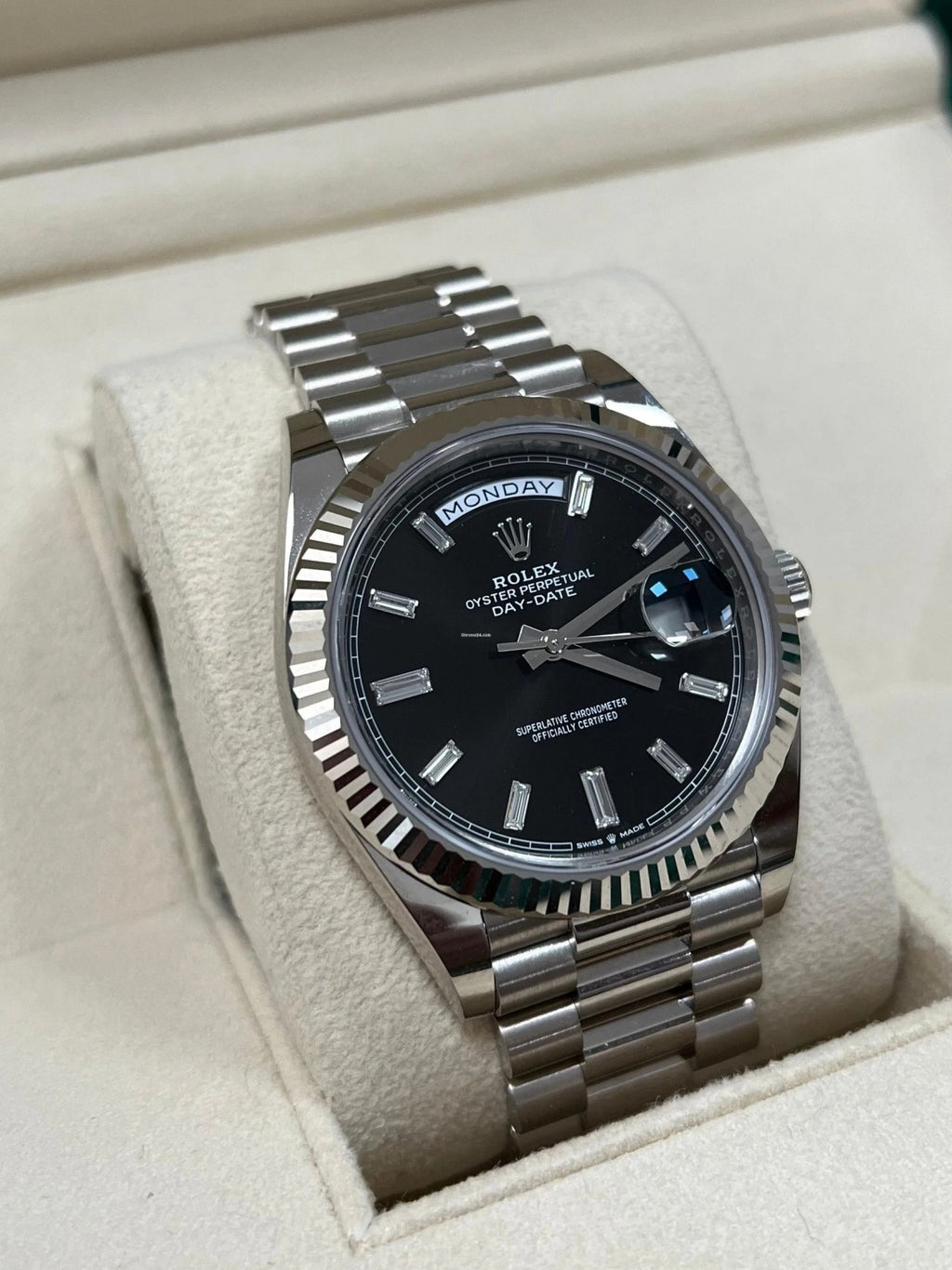 【1:1 Super Clone】  Day-Date "President" 40mm White Gold Black Diamond Baguette Dial - 228239