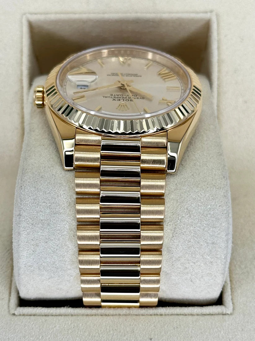 【1:1 Super Clone】  Day-Date "President" 40mm Yellow Gold Silver Roman Dial - 228238