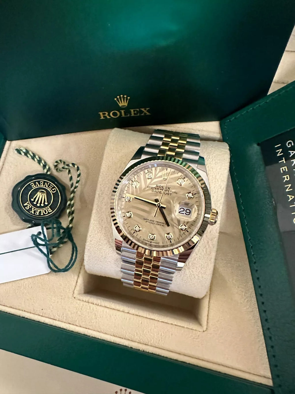 【1:1 Super Clone】  Datejust 36mm 126233 Champagne Palm Motif Diamond Dial and Jubilee Bracelet Watch